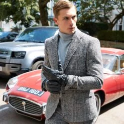 Men’s Touchscreen Lined Leather Gloves With Contrast Stitching -Dents mens touchscreen leather gloves black