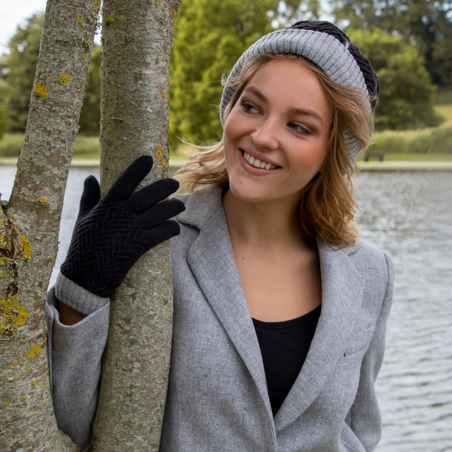 Women’s Patchwork Cable Knit Gloves 2 Women’s Patchwork Cable Knit Gloves - Image 2