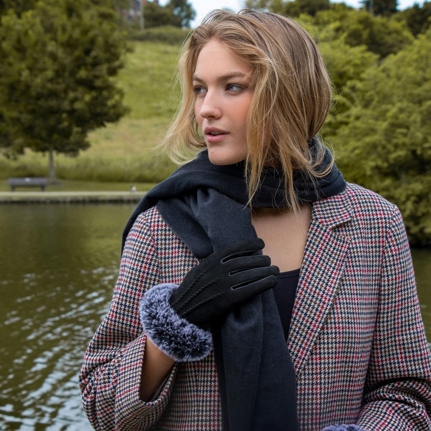 Women’s Water-Resistant Three-Point Faux Fur-Lined Nubuck Leather Gloves With Faux Fur Cuffs - Image 2