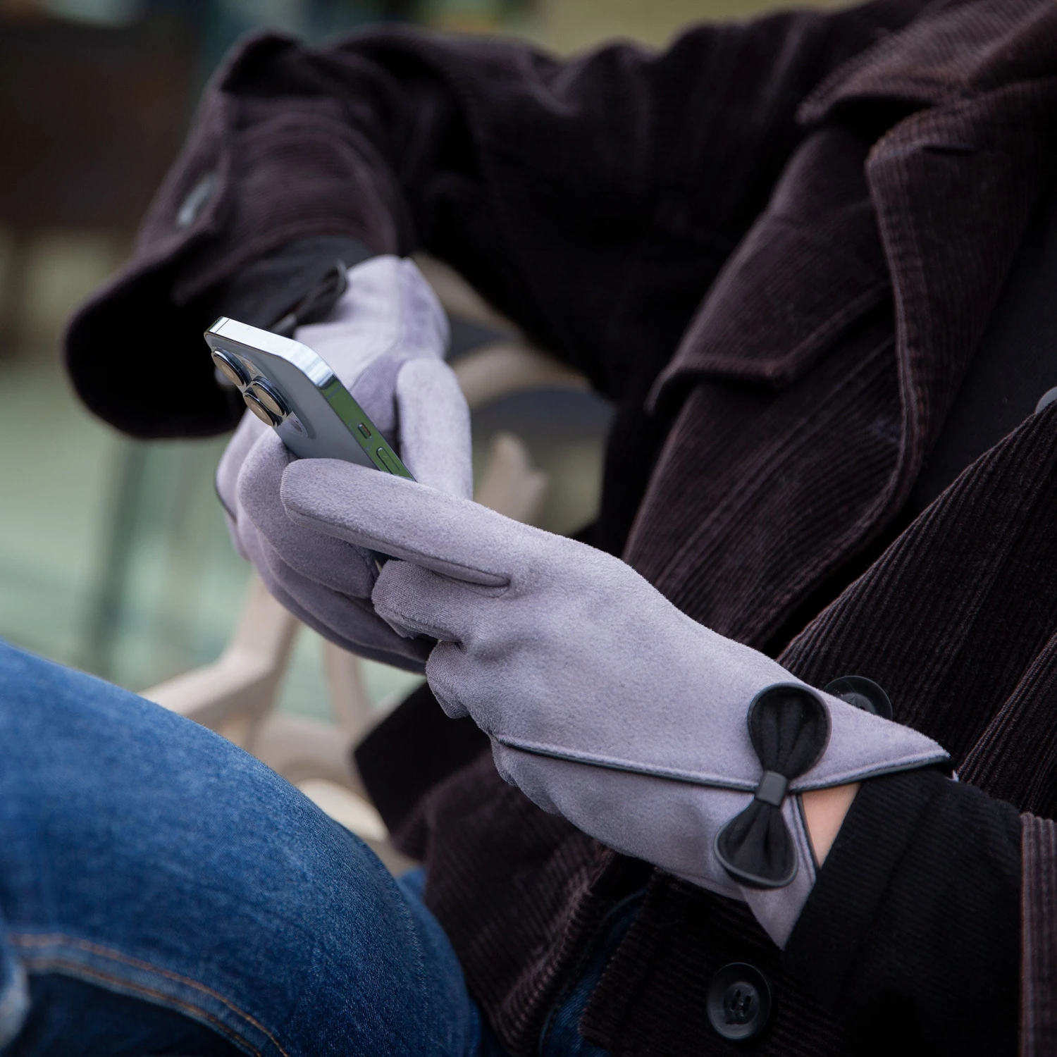 Women’s Touchscreen Velour-Lined Faux Suede Gloves With Contrast Trim And Bow - Image 3