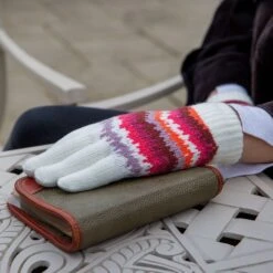 Women’s Jacquard Knitted Gloves With Contrasting Stripes -Dents womens stripe white knitted gloves