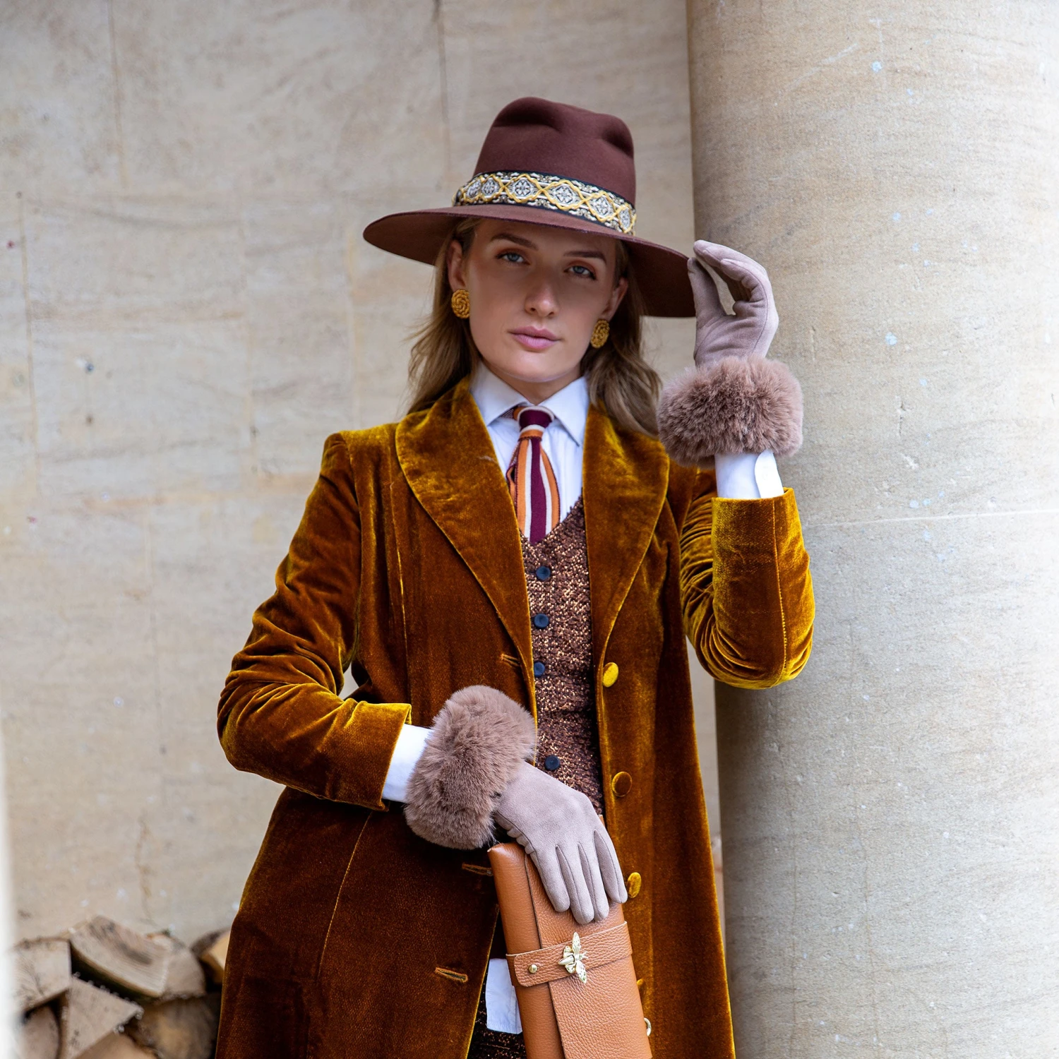 Women's Touchscreen Velour-Lined Faux Suede Gloves With Faux Fur Cuffs 10 Women's Touchscreen Velour-Lined Faux Suede Gloves With Faux Fur Cuffs - Image 10